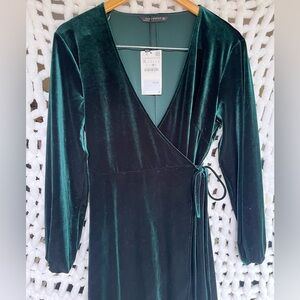 NWT | GREEN VELVET WRAP DRESS